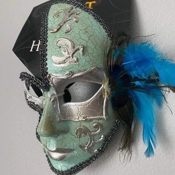 Masquerade Half Face Mask🎃 - Picture 2 of 2